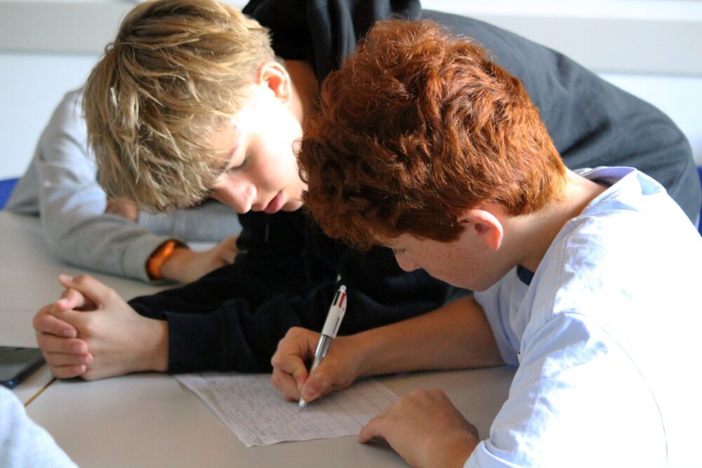 English language tuition for kids and teens UK Summer School