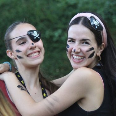 hapy teen girls with xuk camps reviews